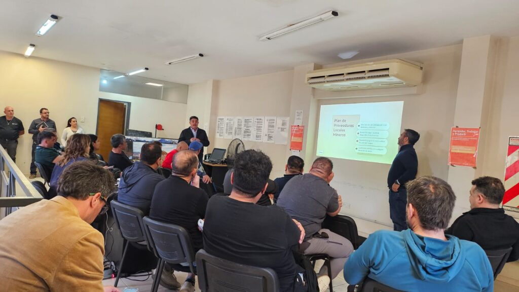 San Juan presentó la Ley de Desarrollo Minero en Iglesia y Jáchal.
