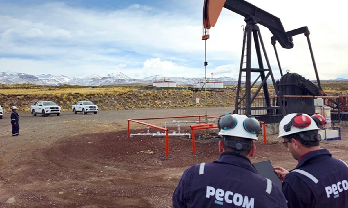 Pecom.