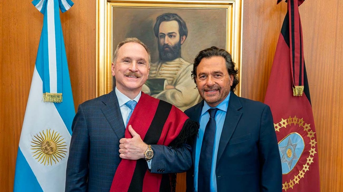 El gobernador de Salta Gustavo Sáenz y el embajador de Estados Unidos Peter Lamelas