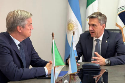 El gobernador del Chaco, Leandro Zdero, junto a autoridades de la Agencia de Inversiones provincial, mantuvo una reunión con el embajador de la Unión Europea, Erik Høeg.