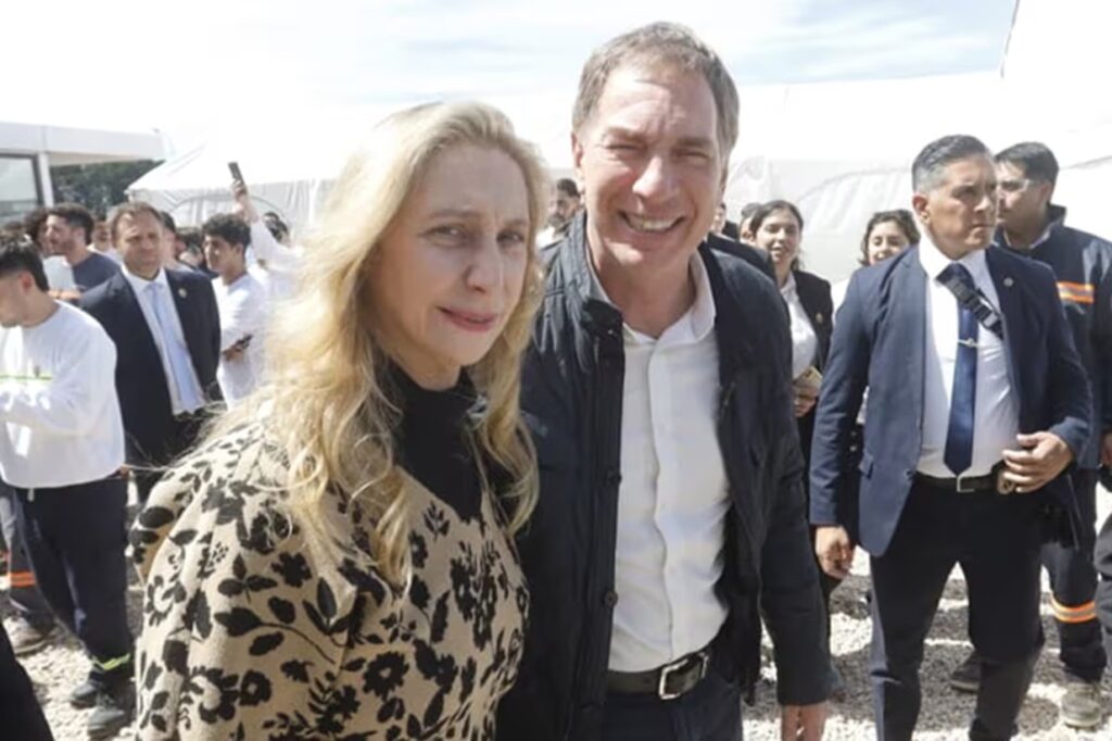 Karina Milei, secretaria general de la Presidencia, y Diego Santilli, ministro del Interior.