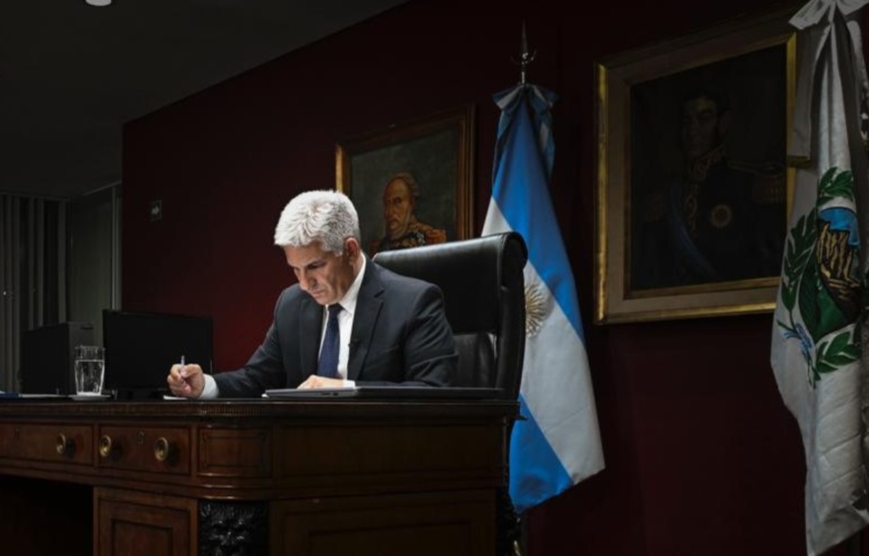 El gobernador Claudio Poggi