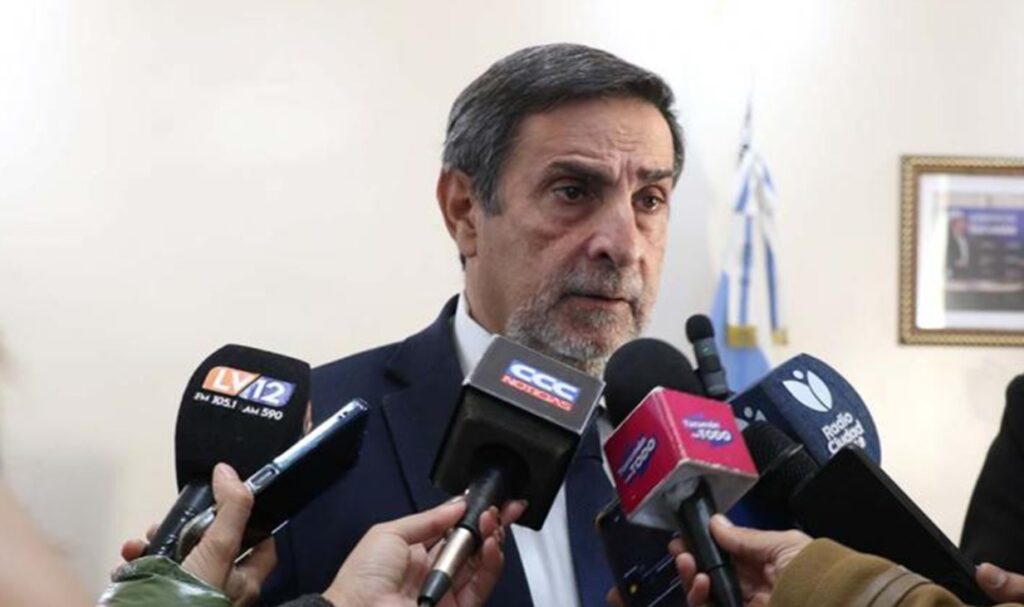 El Ministro de Salud Pública, Luis Medina Ruiz,