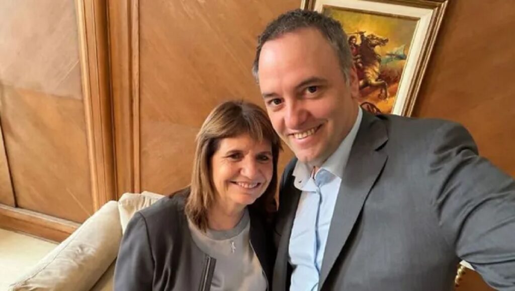 Manuel Adorni. Patricia Bullrich