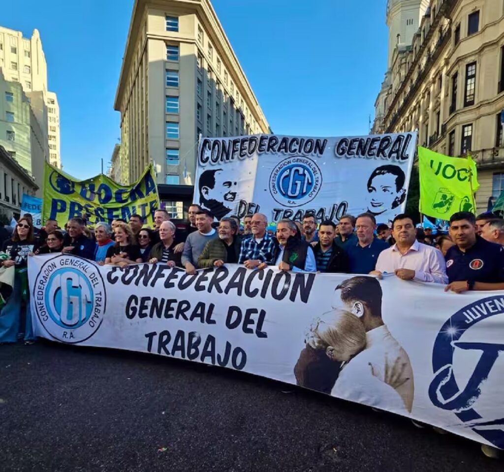 Marcha universidad financiamiento