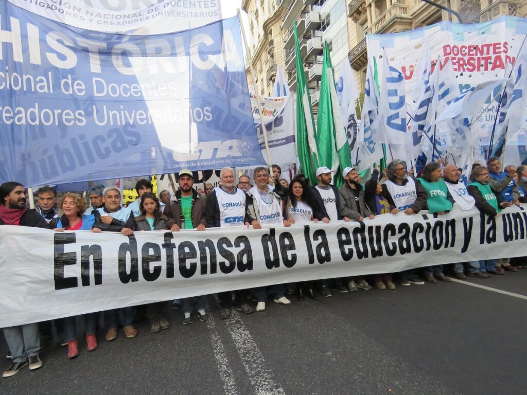 marcha educación universidad