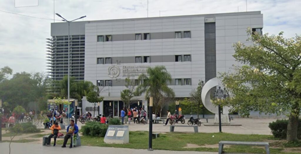 Un chico murió tras recibir un pelotazo