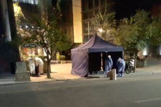 Discutió con su pareja en la calle y se suicidó