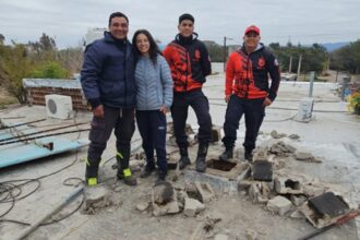Rescataron a una joven que había intentado entrar a su casa por la chimenea