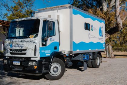 Aguas de Catamarca suma un moderno laboratorio móvil para monitorear la calidad del agua